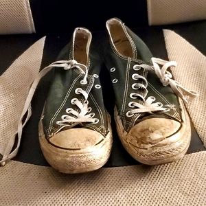 Well-Worn Black Converse Sneakers Size 6